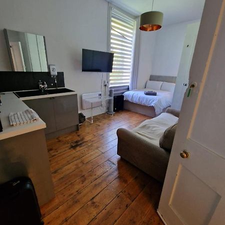 4 Quiet Compact Studio With Garden View - Best Location - Comfortable - Quiet Apartment Brighton ภายนอก รูปภาพ