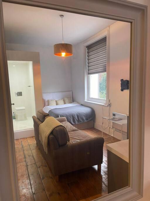 4 Quiet Compact Studio With Garden View - Best Location - Comfortable - Quiet Apartment Brighton ภายนอก รูปภาพ
