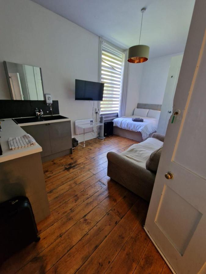 4 Quiet Compact Studio With Garden View - Best Location - Comfortable - Quiet Apartment Brighton ภายนอก รูปภาพ